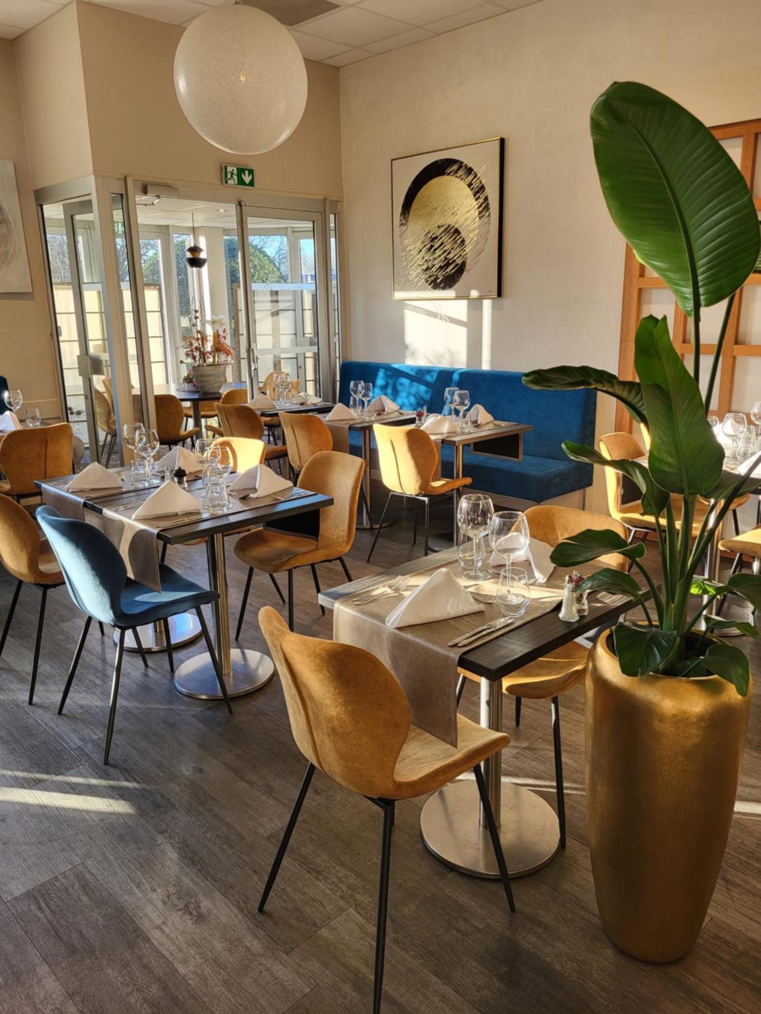 Hotel Restaurant Du Parc Saumur Logis Elegance Exteriör bild