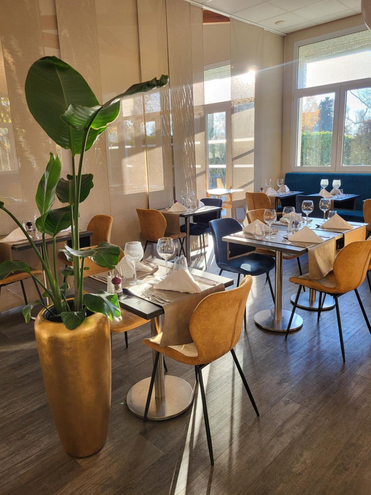 Hotel Restaurant Du Parc Saumur Logis Elegance Exteriör bild
