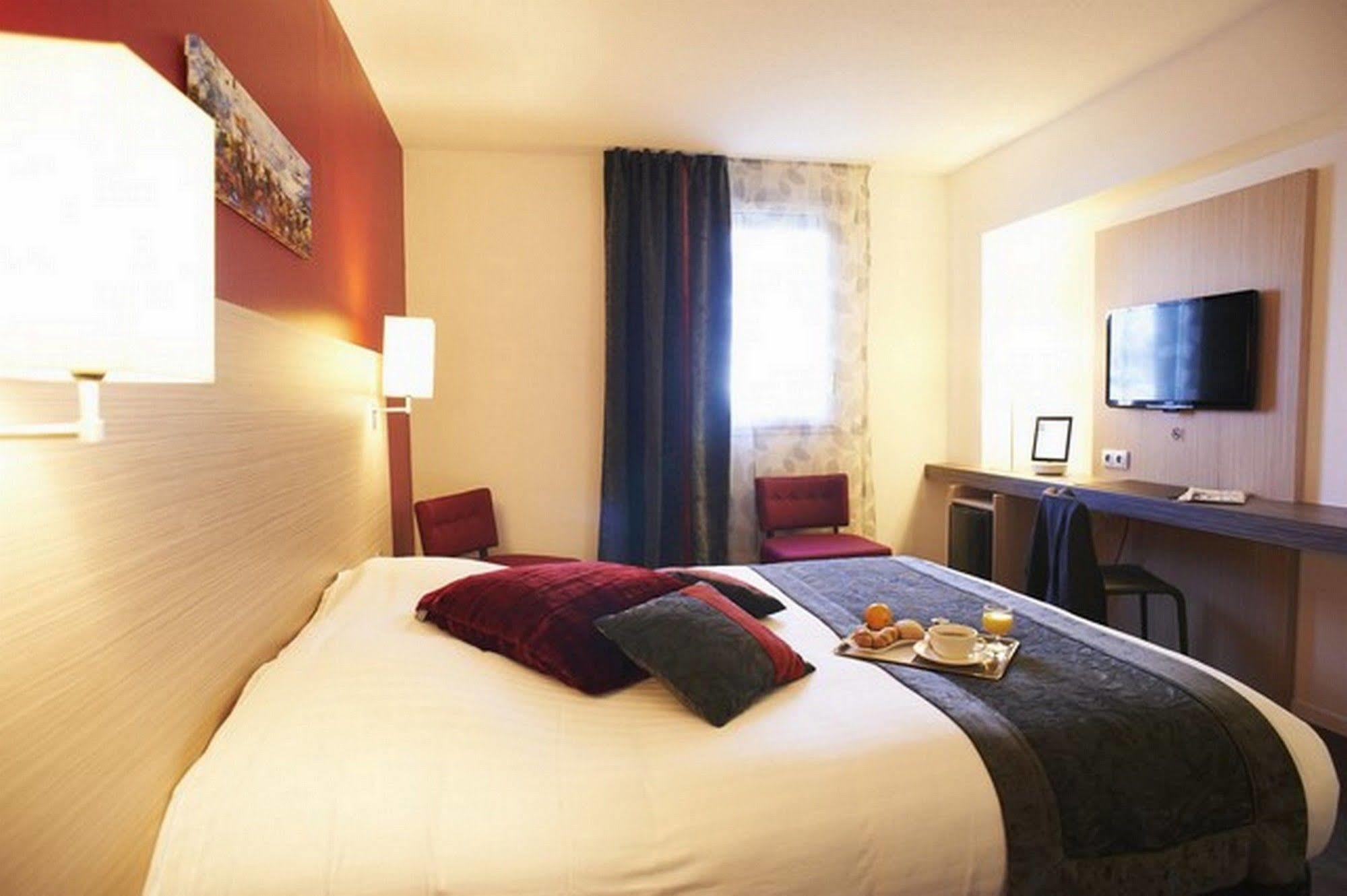 Hotel Restaurant Du Parc Saumur Logis Elegance Exteriör bild